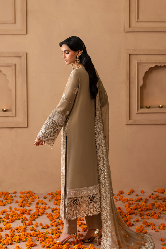 ULFAT - Sheherzadi' 25 by Emaan Adeel at #VogueClothingStudio
