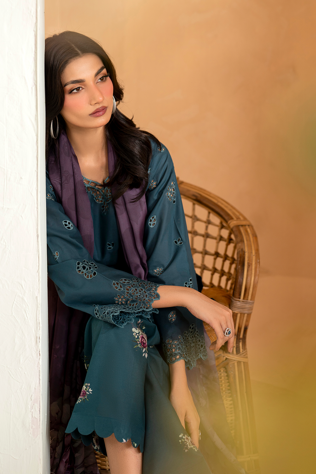 UE-474 Embroidered Lawn