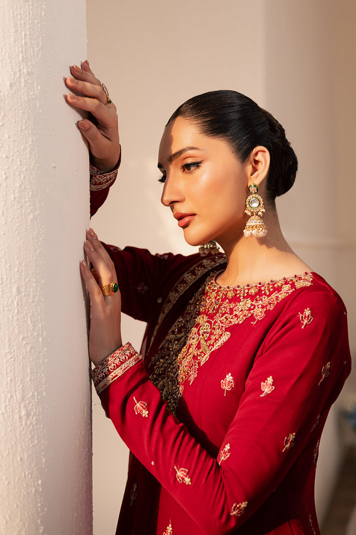 CIREL from Suave luxury formals '25 by Emaan Adeel at #VogueClothingStudio