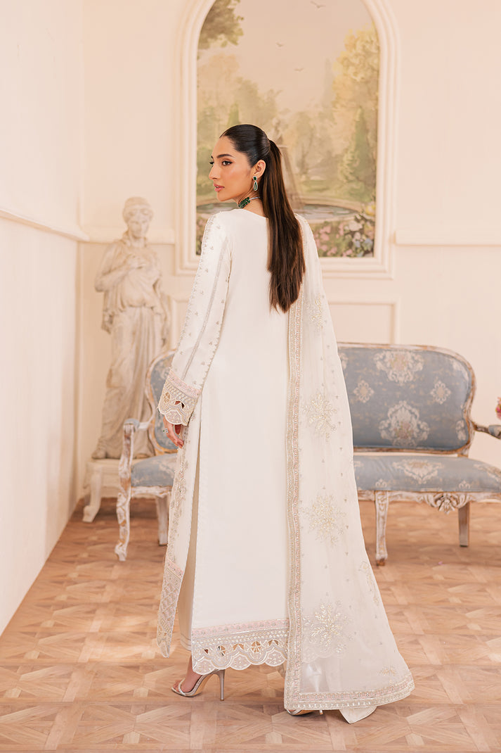 EZELLE from Suave luxury formals '25 by Emaan Adeel at #VogueClothingStudio