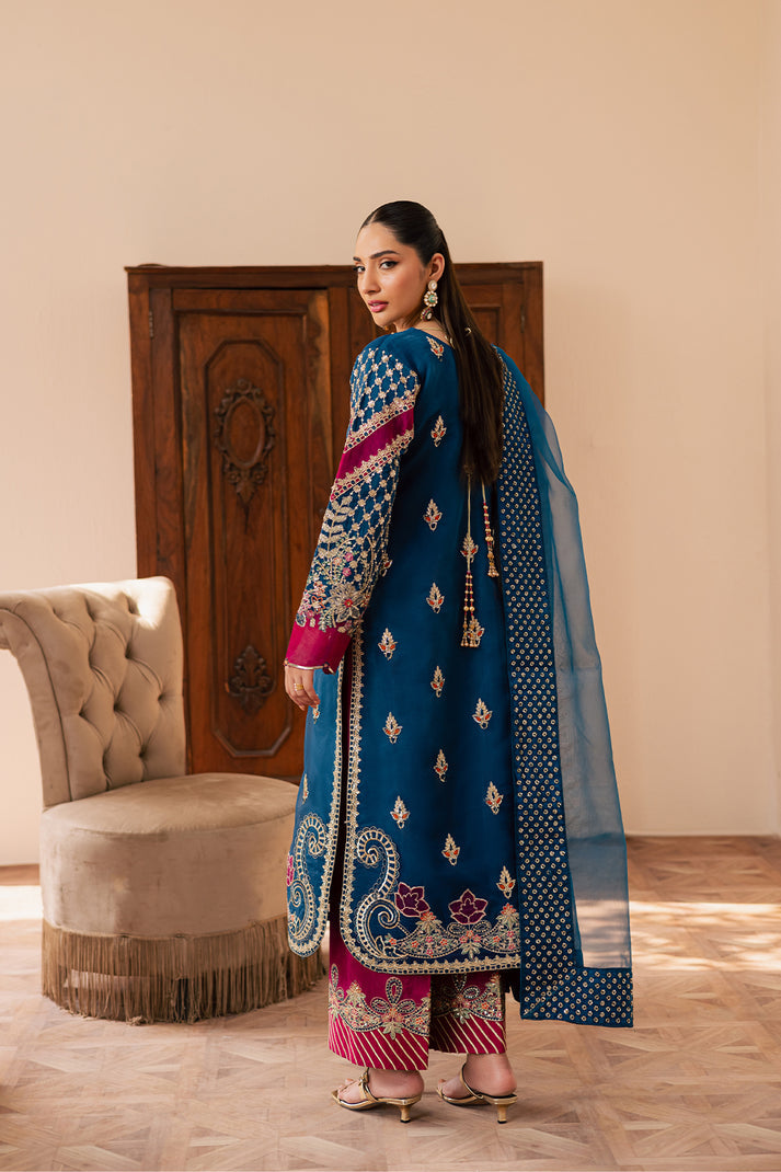 AVOIR from Suave luxury formals '25 by Emaan Adeel at #VogueClothingStudio