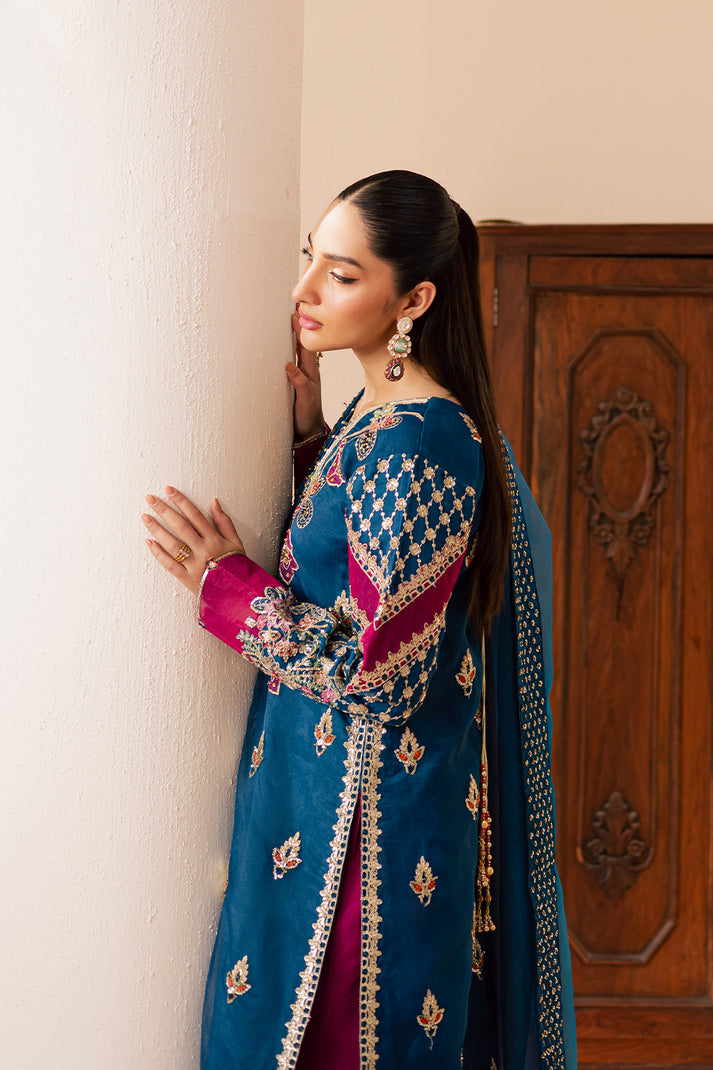AVOIR from Suave luxury formals '25 by Emaan Adeel at #VogueClothingStudio