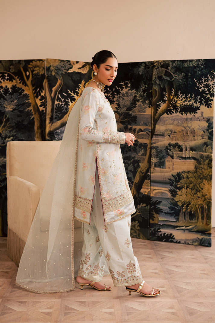 ELAIN from Suave luxury formals '25 by Emaan Adeel at #VogueClothingStudio