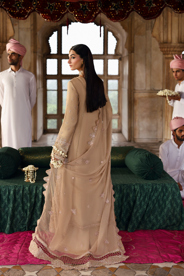 SHAHNOOR from Romansiyyah luxury formal '25 by Emaan Adeel at #VogueClothingStudio
