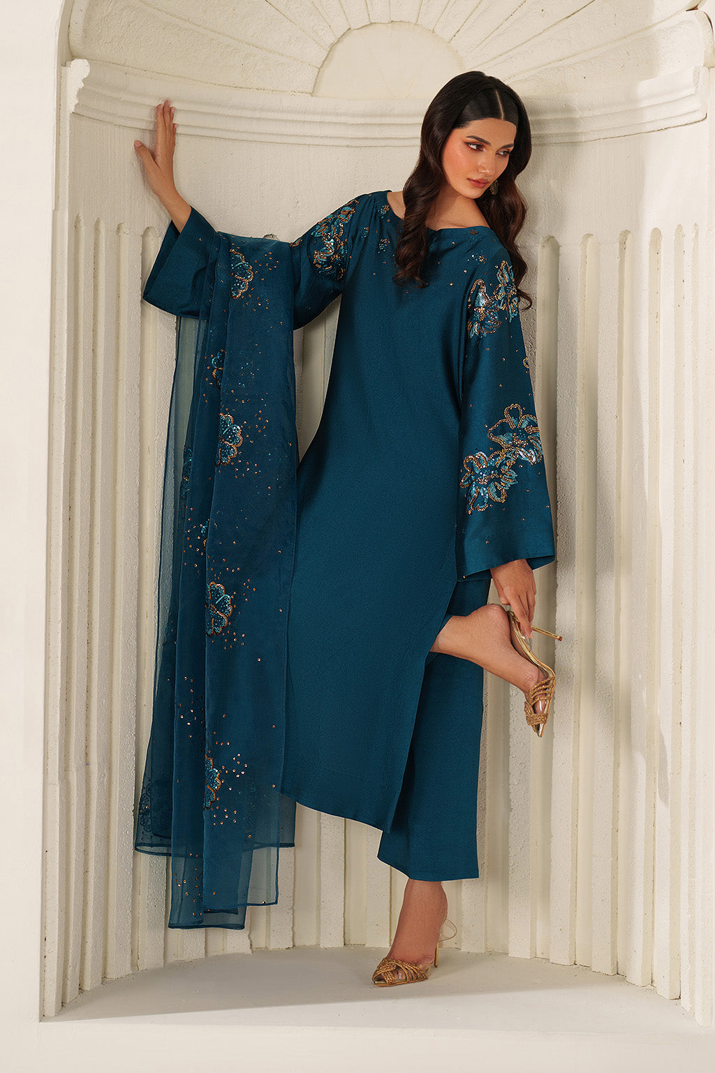 UE-616 Embroidered Ramen Silk