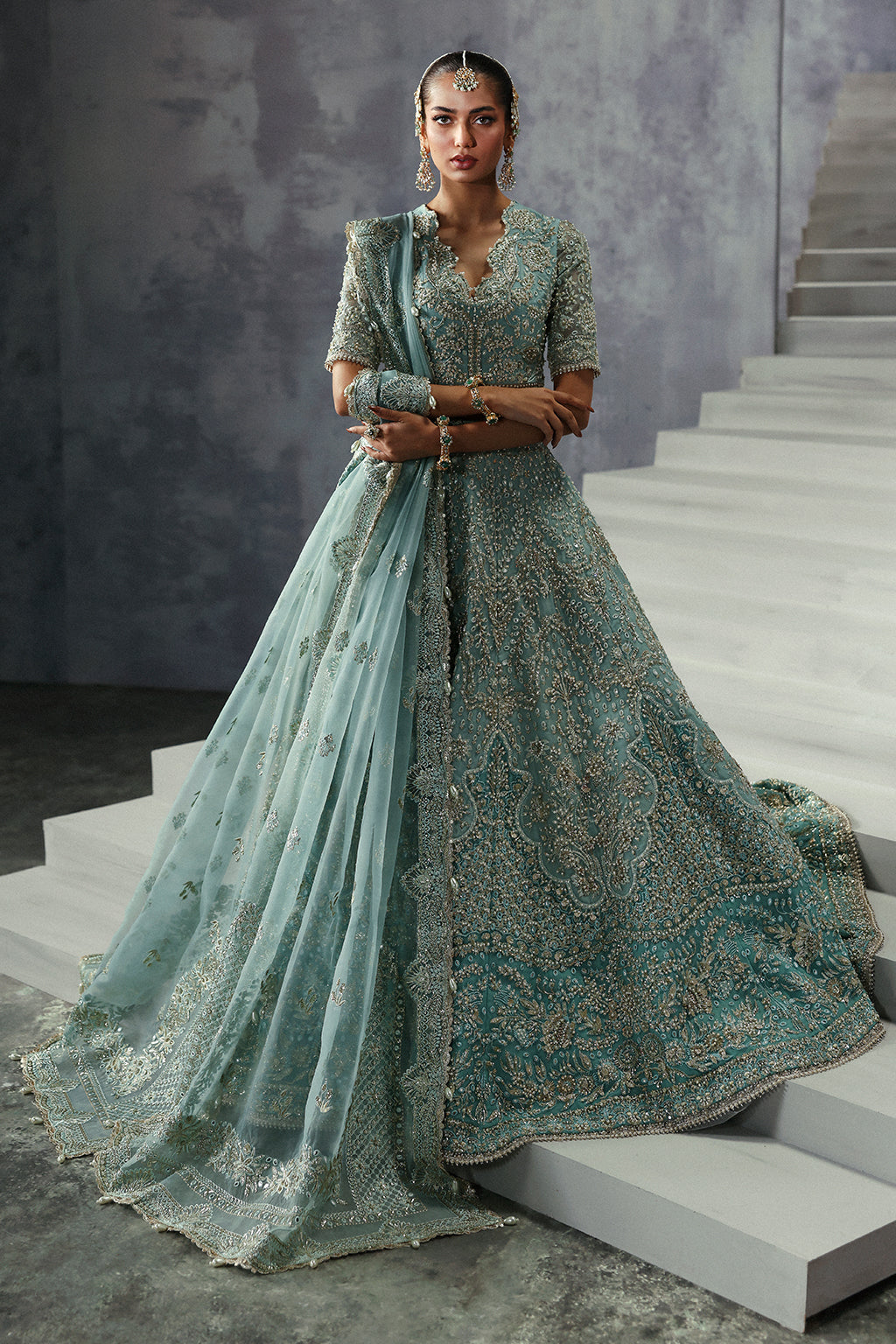 843-Amore-THE BRIDES EDIT