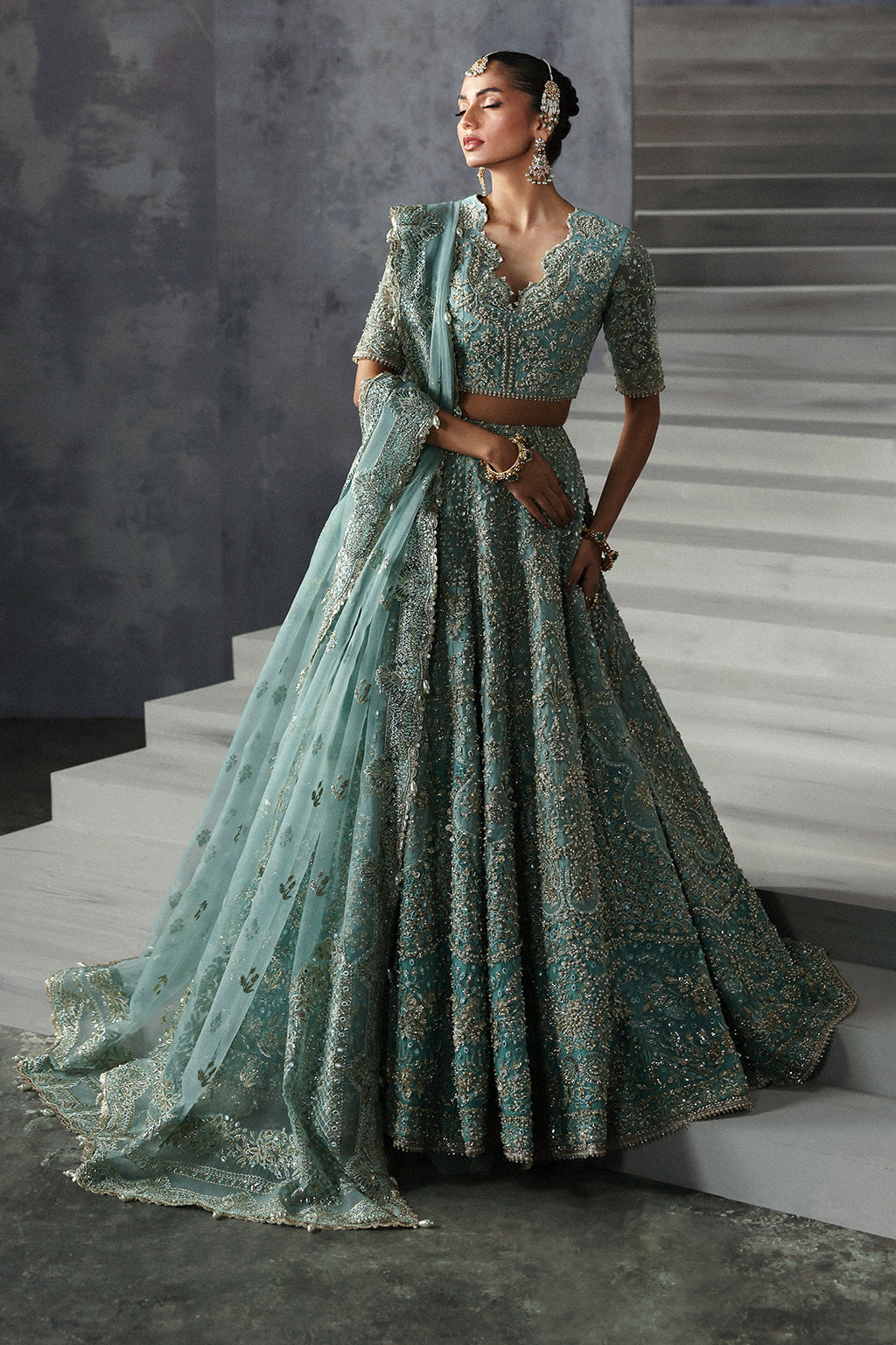 843-Amore-THE BRIDES EDIT