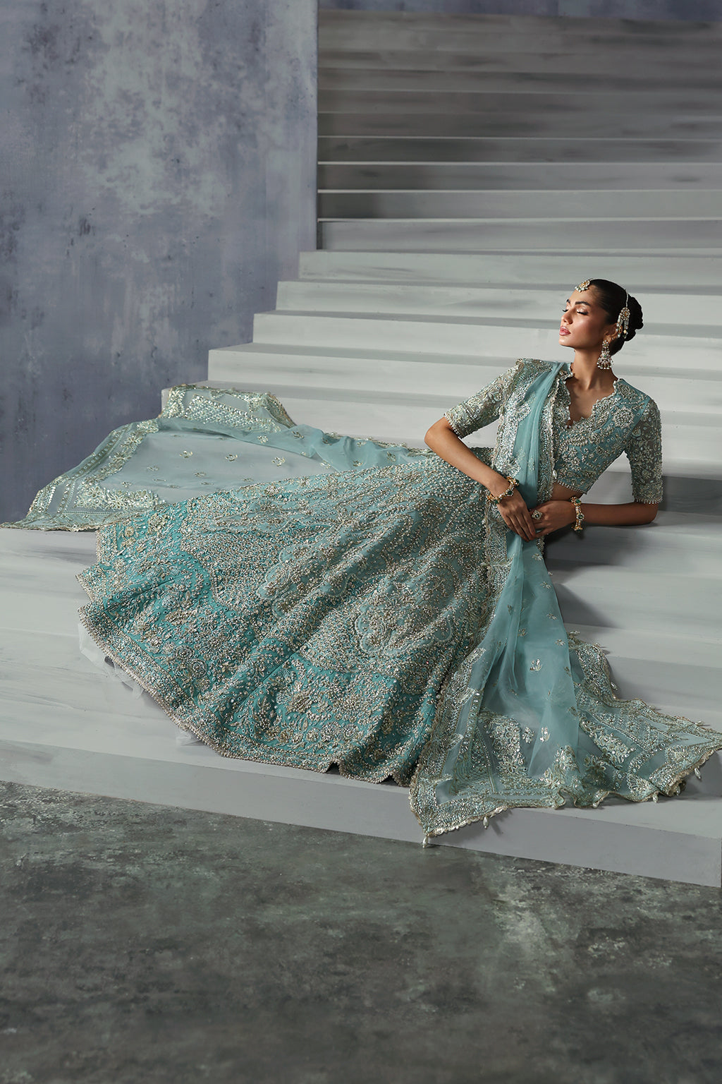 843-Amore-THE BRIDES EDIT