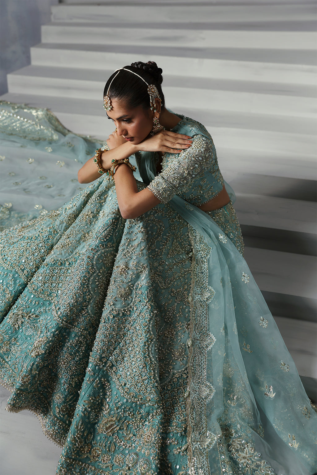 843-Amore-THE BRIDES EDIT
