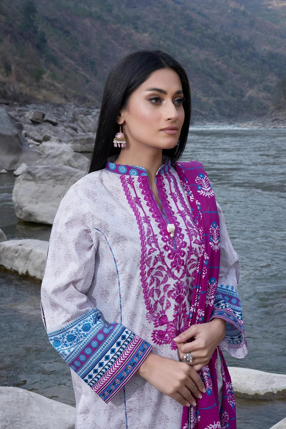 3PC Embroidered Unstitched Lawn Suit KL-3199 Embroidered KHAS STORES