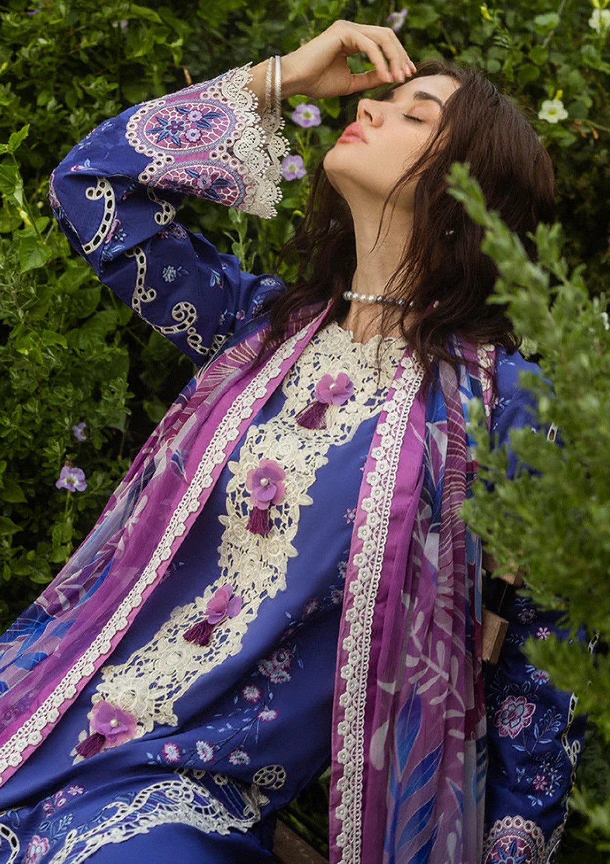Dreamisy Daisy secret Garden Hemline by Mushq