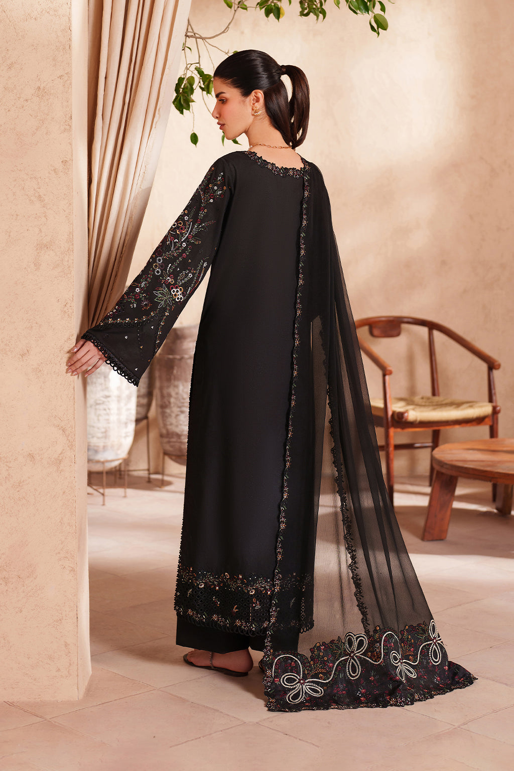 EL-07 Embroidered Lawn