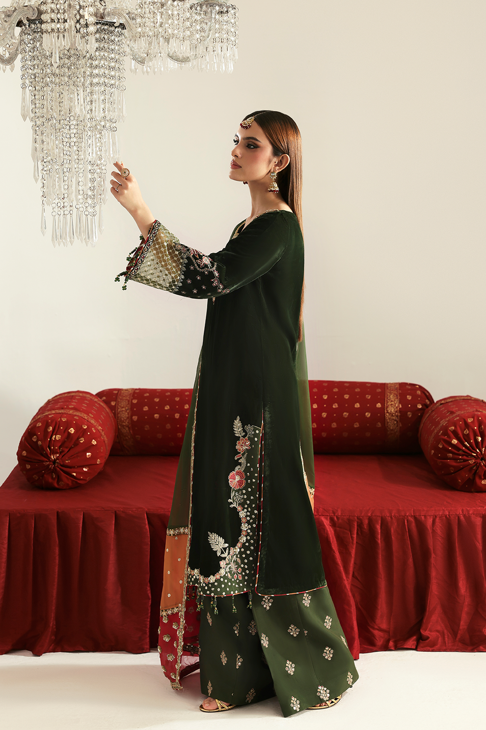 AARISH Zarposh velvet collection by Emaan Adeel at #VogueClothingStudio