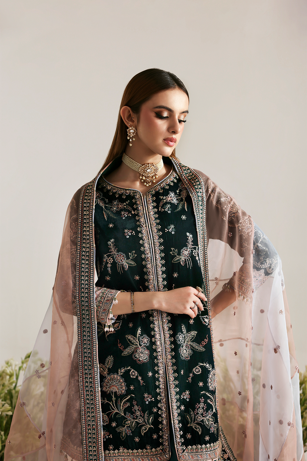 MEHRUUNISA Zarposh velvet collection by Emaan Adeel at #VogueClothingStudio