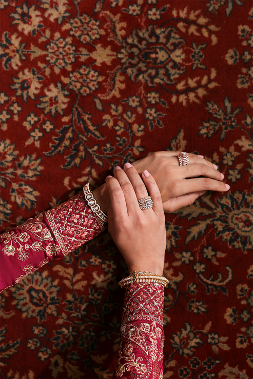 MAHIRA - Afsana-e-silk by Emaan Adeel at #VogueClothingStudio