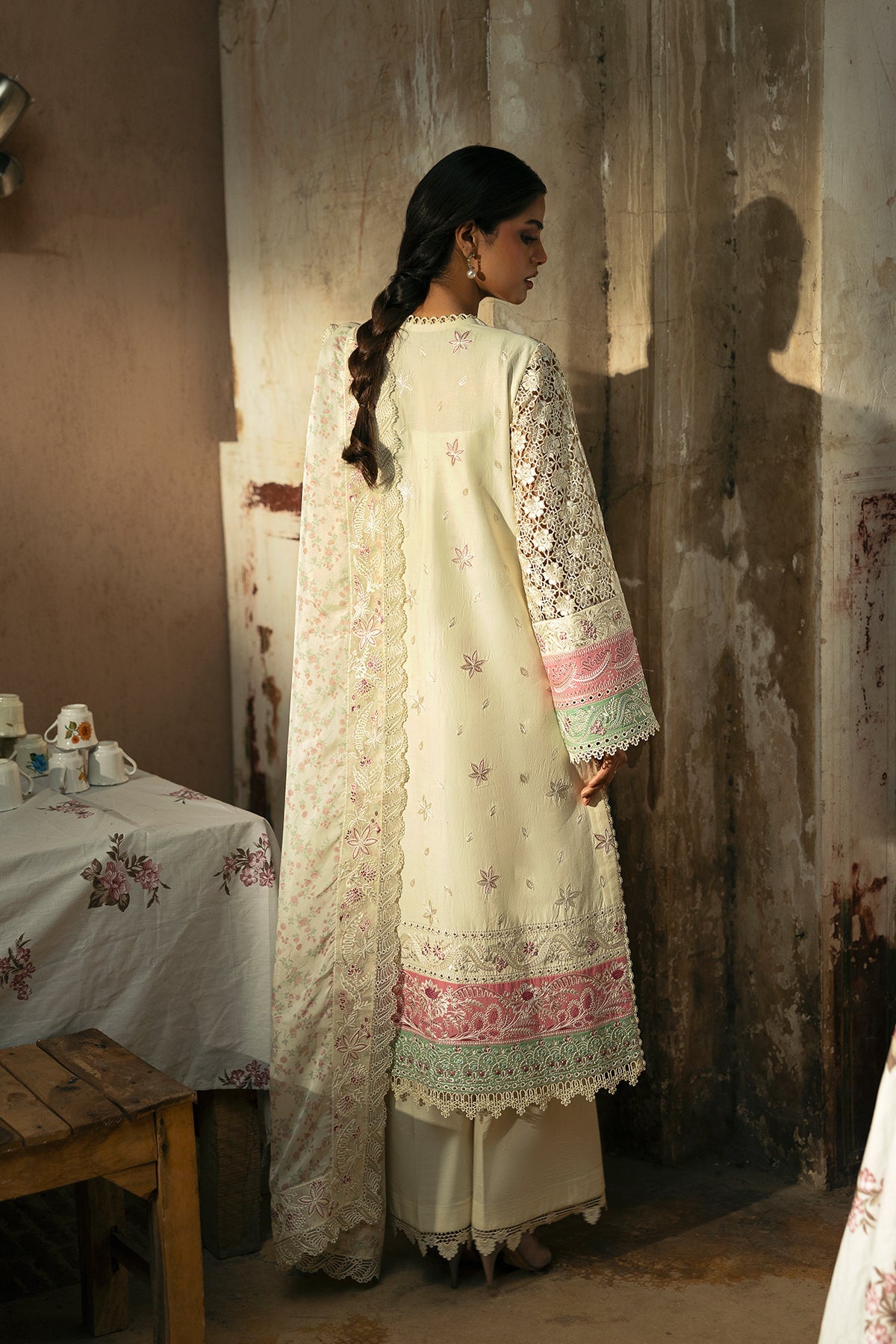 9843-Mohabbat-Mulaqatat Festive Lawn '2025