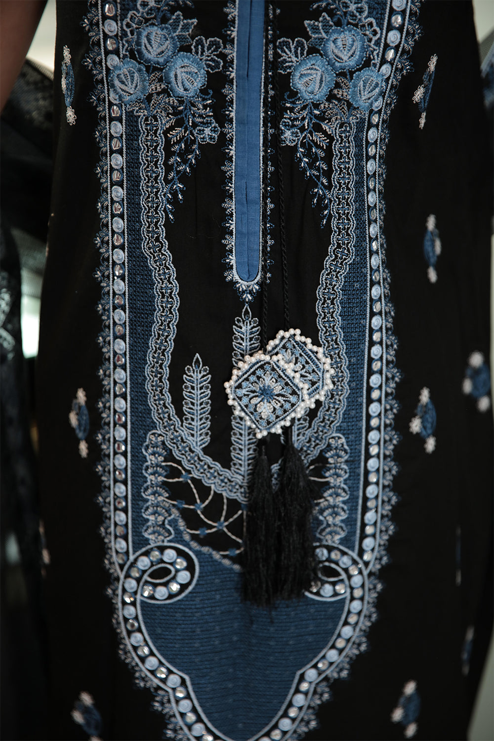 3 PC Unstitched Embroidered Suit