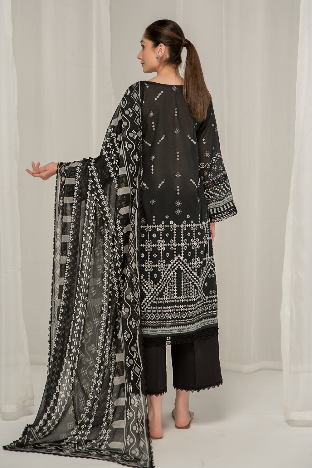 3 PC Unstitched Printed Lawn Suit