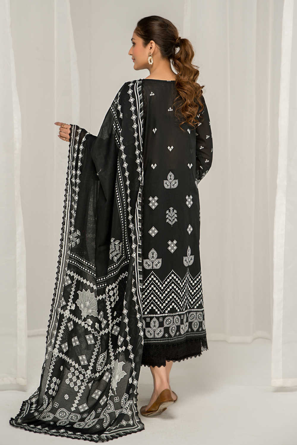 3 PC Unstitched Printed Lawn Suit