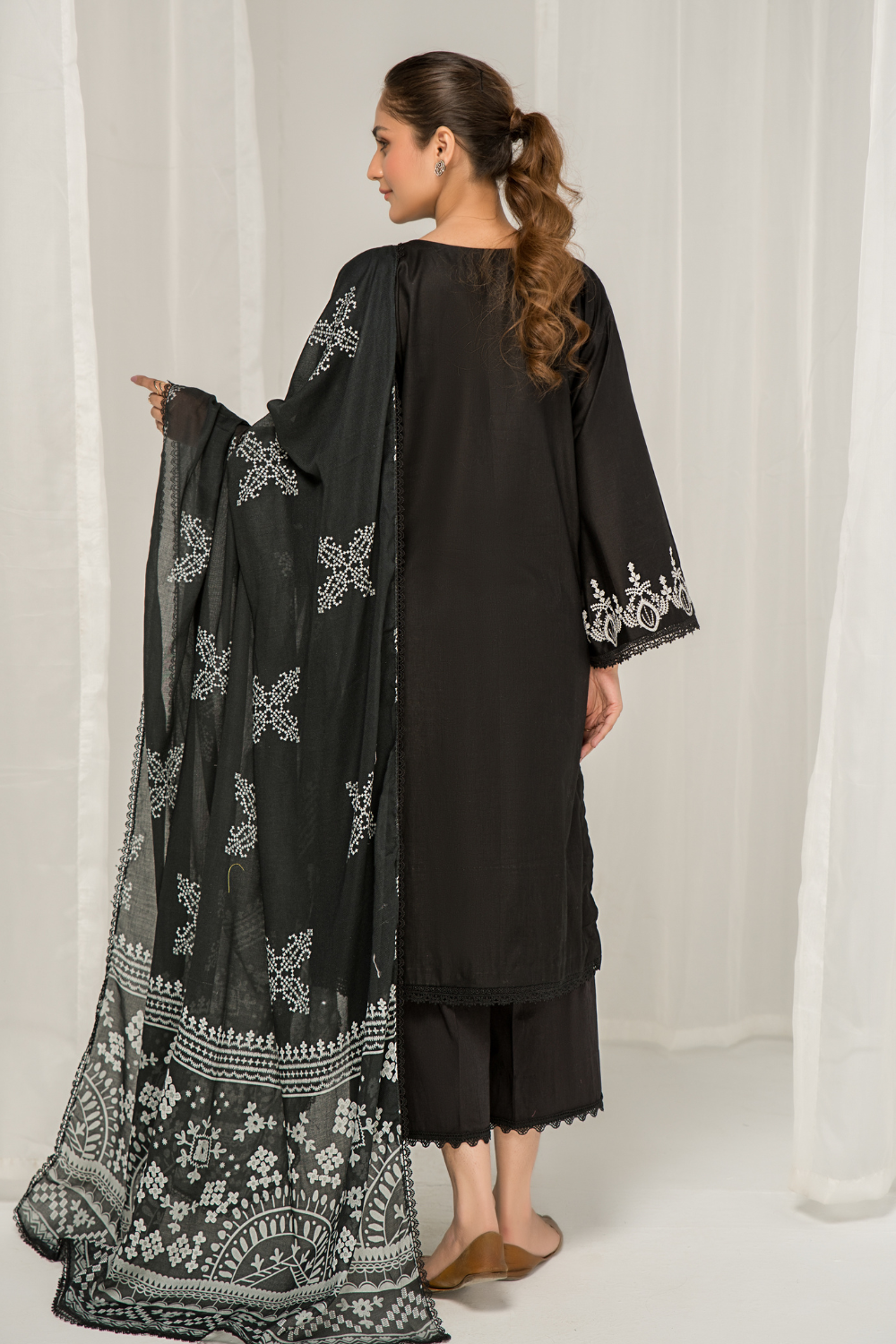 3 PC Unstitched Embroidered Lawn Suit