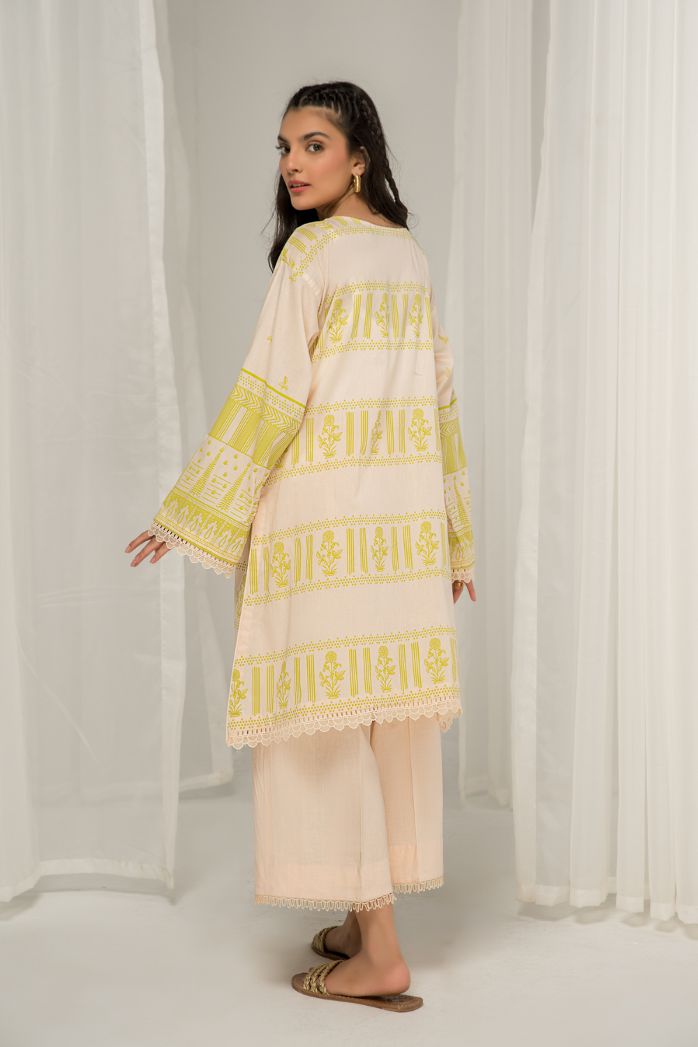 1 PC Unstitched | Printed Lawn Shirt