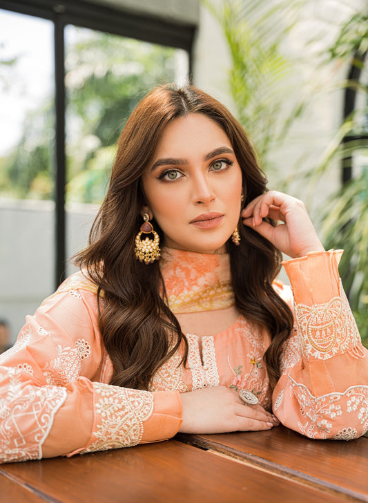 Areesha Kamran styling in beautiful Elaf chikankari outfit Sunset