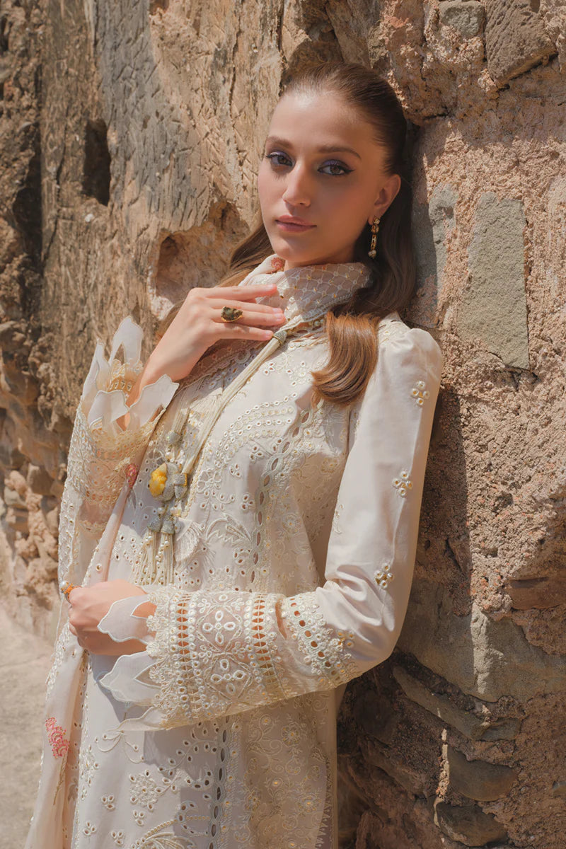 Luxury Lawn Festive Collection '23 by Qalamkar