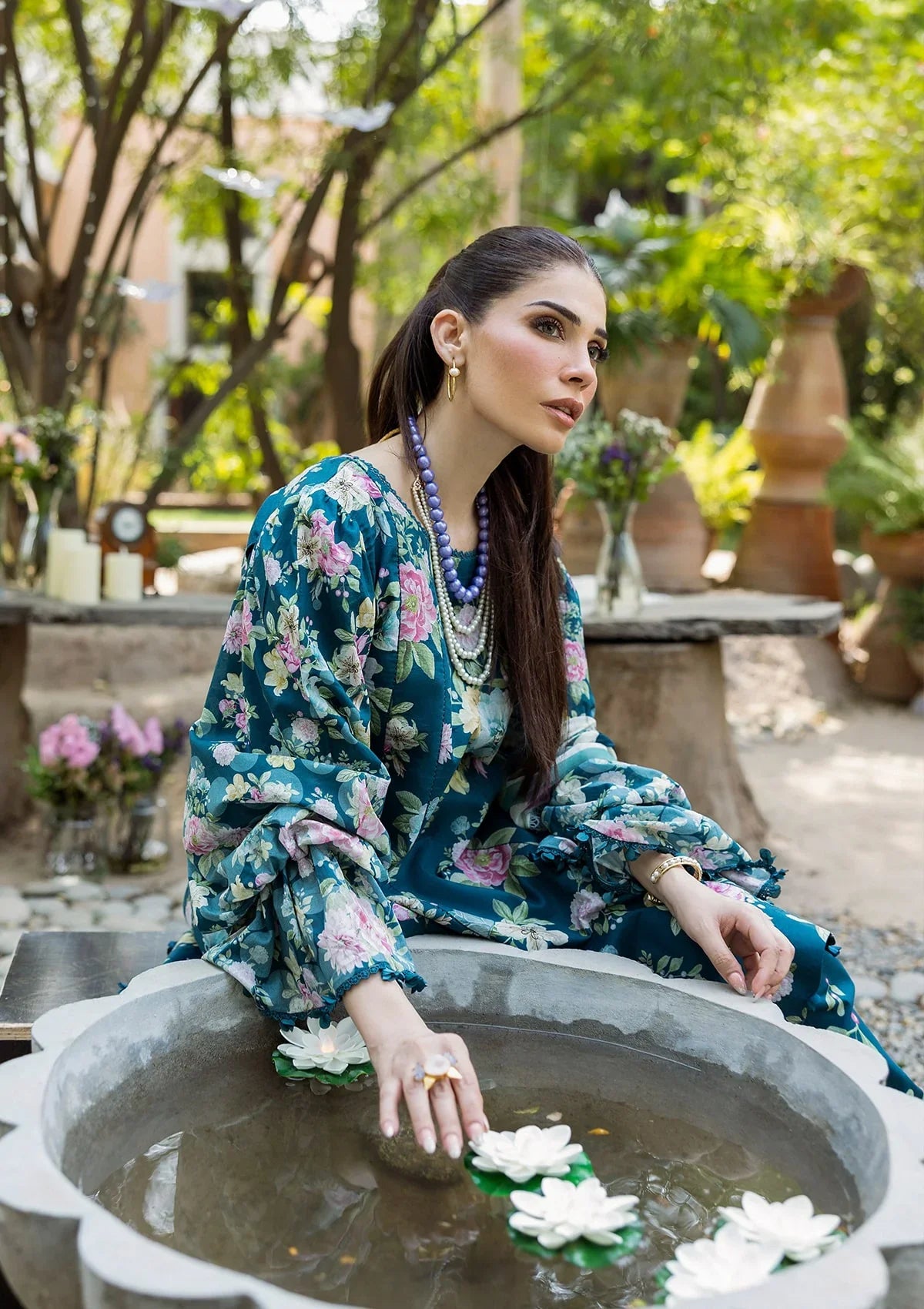 Close up image of AZURE FERN DIGITAL PRINTED LAWN SLEEVES.