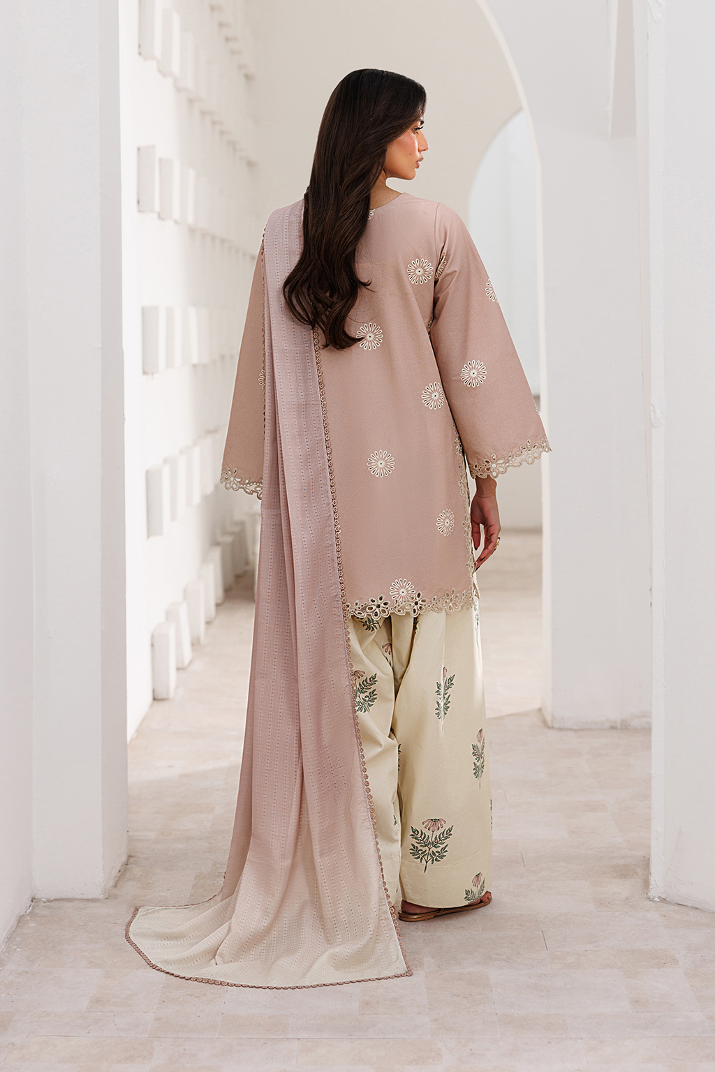 UE-640 Printed Lawn