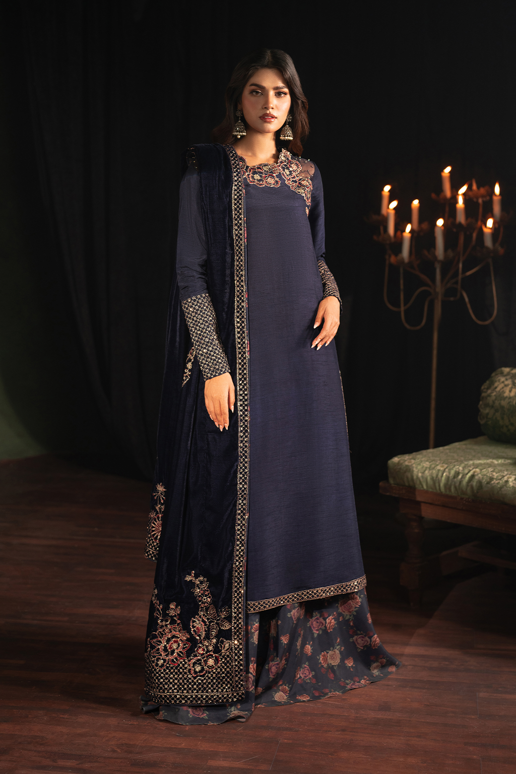 IV-49 Embroidered Velvet - Iznik