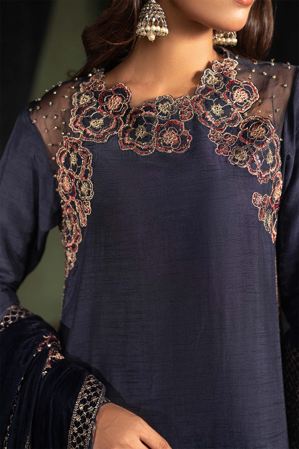 IV-49 Embroidered Velvet - Iznik