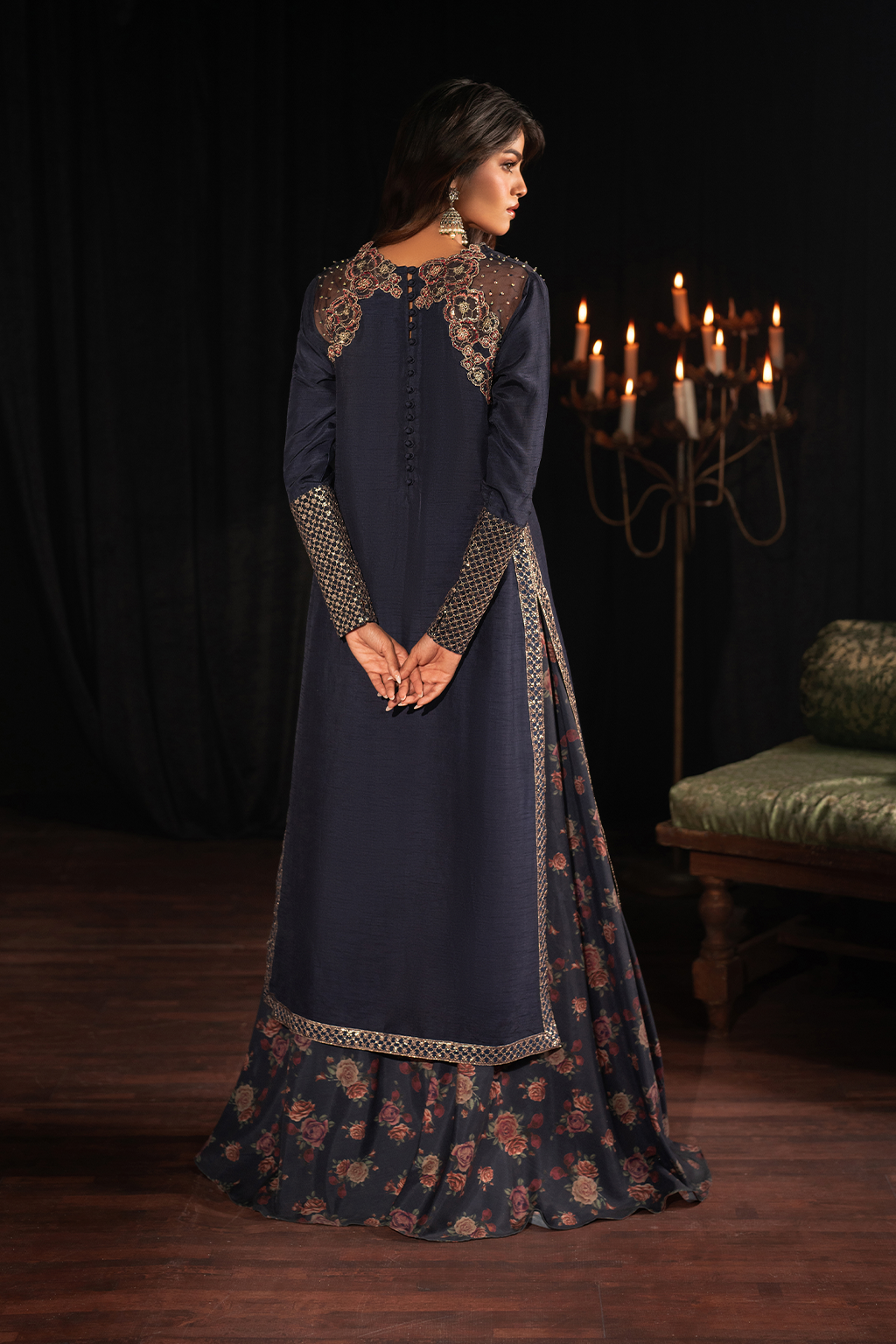 IV-49 Embroidered Velvet - Iznik