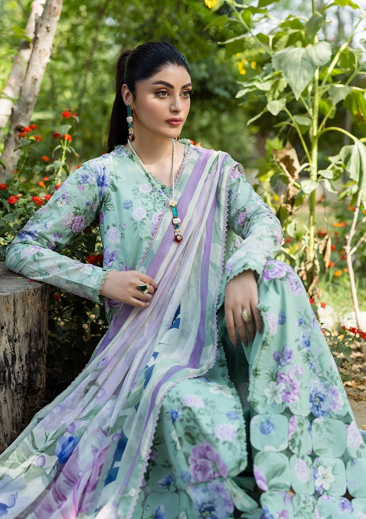 Close up image of GARDENELLE DIGITAL PRINTED LAWN SLEEVES.