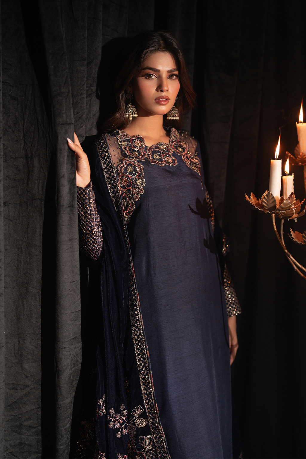 IV-49 Embroidered Velvet - Iznik