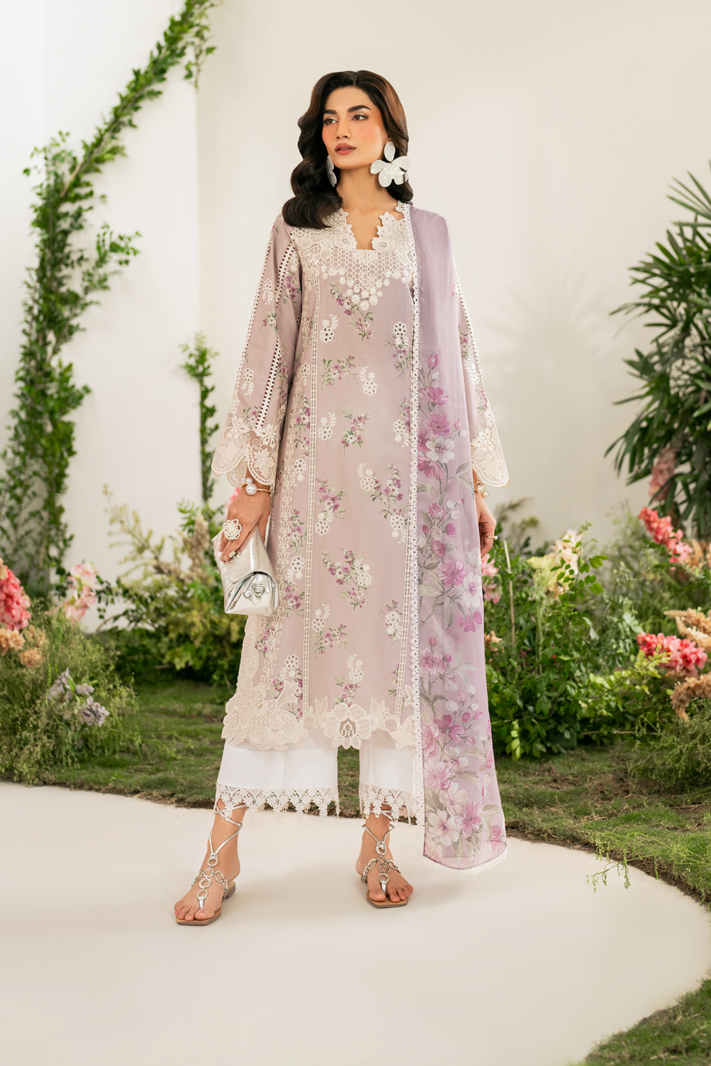 IFE-09 Embroidered Lawn