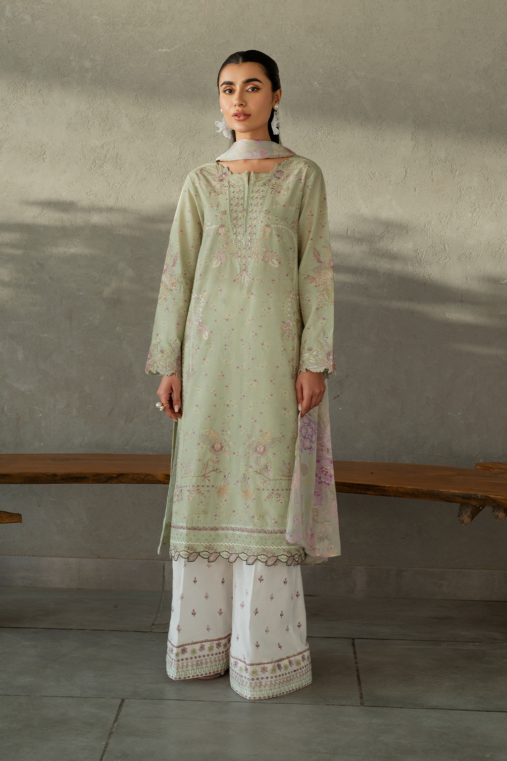 UE-405 Embroidered Lawn