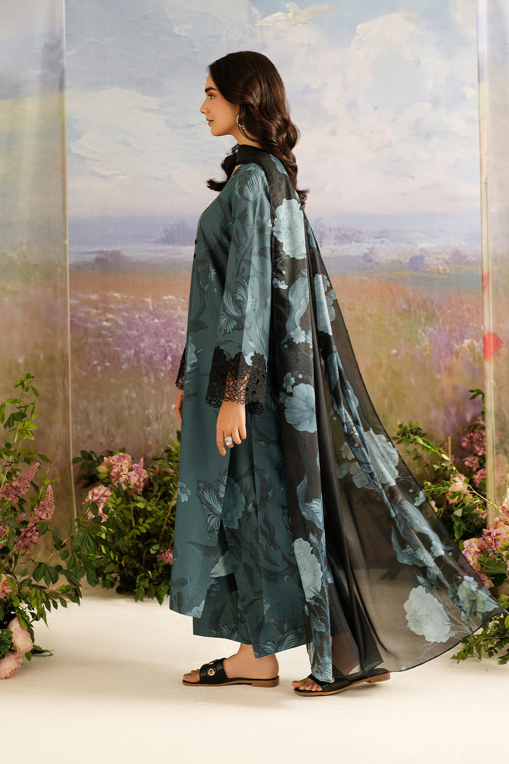 UE-444  Printed Lawn