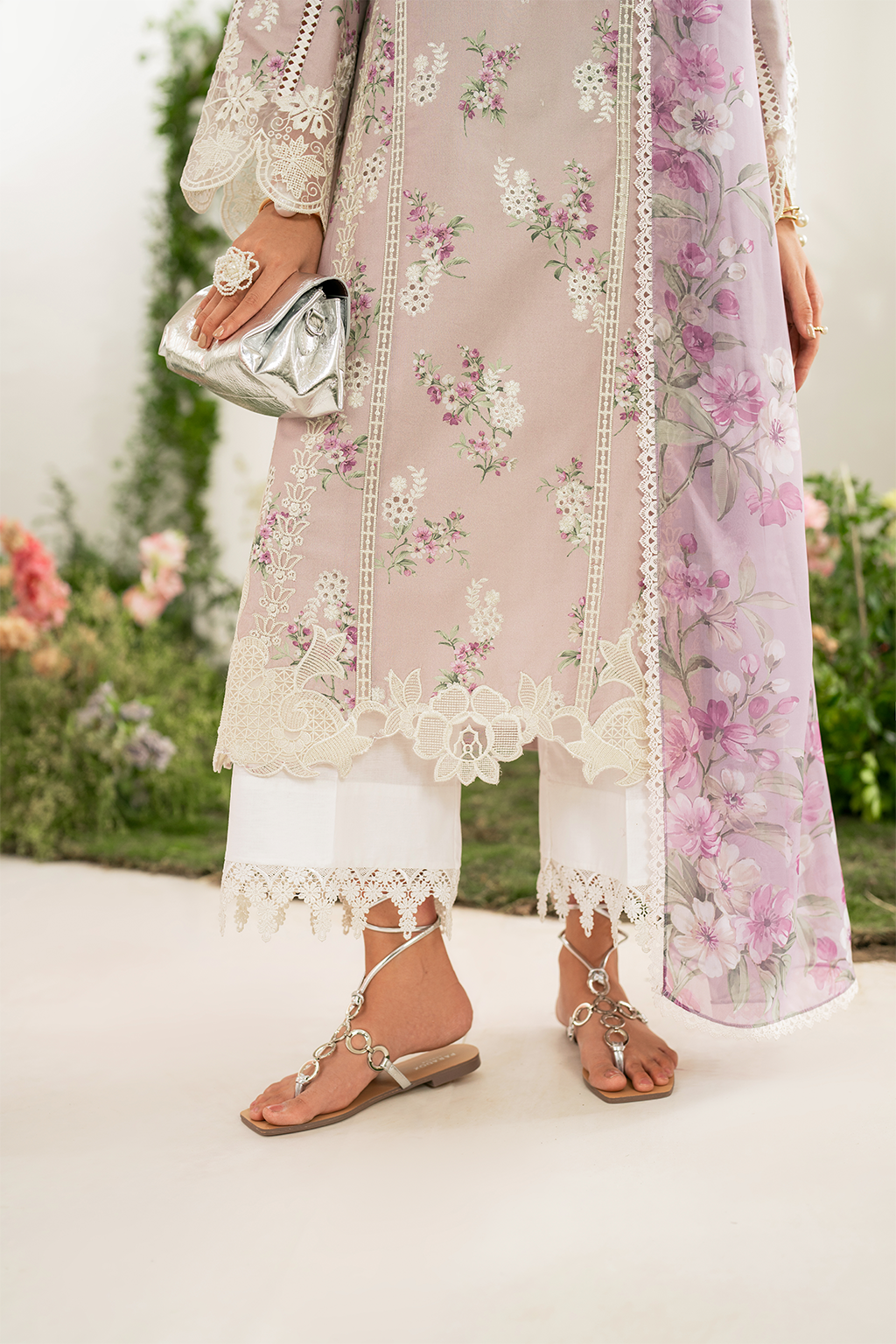 IFE-09 Embroidered Lawn