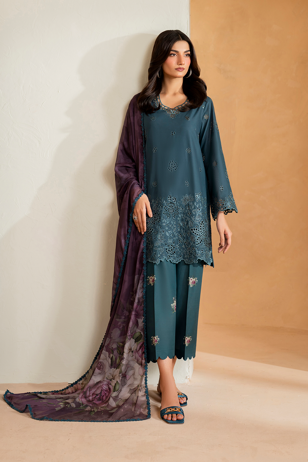 UE-474 Embroidered Lawn