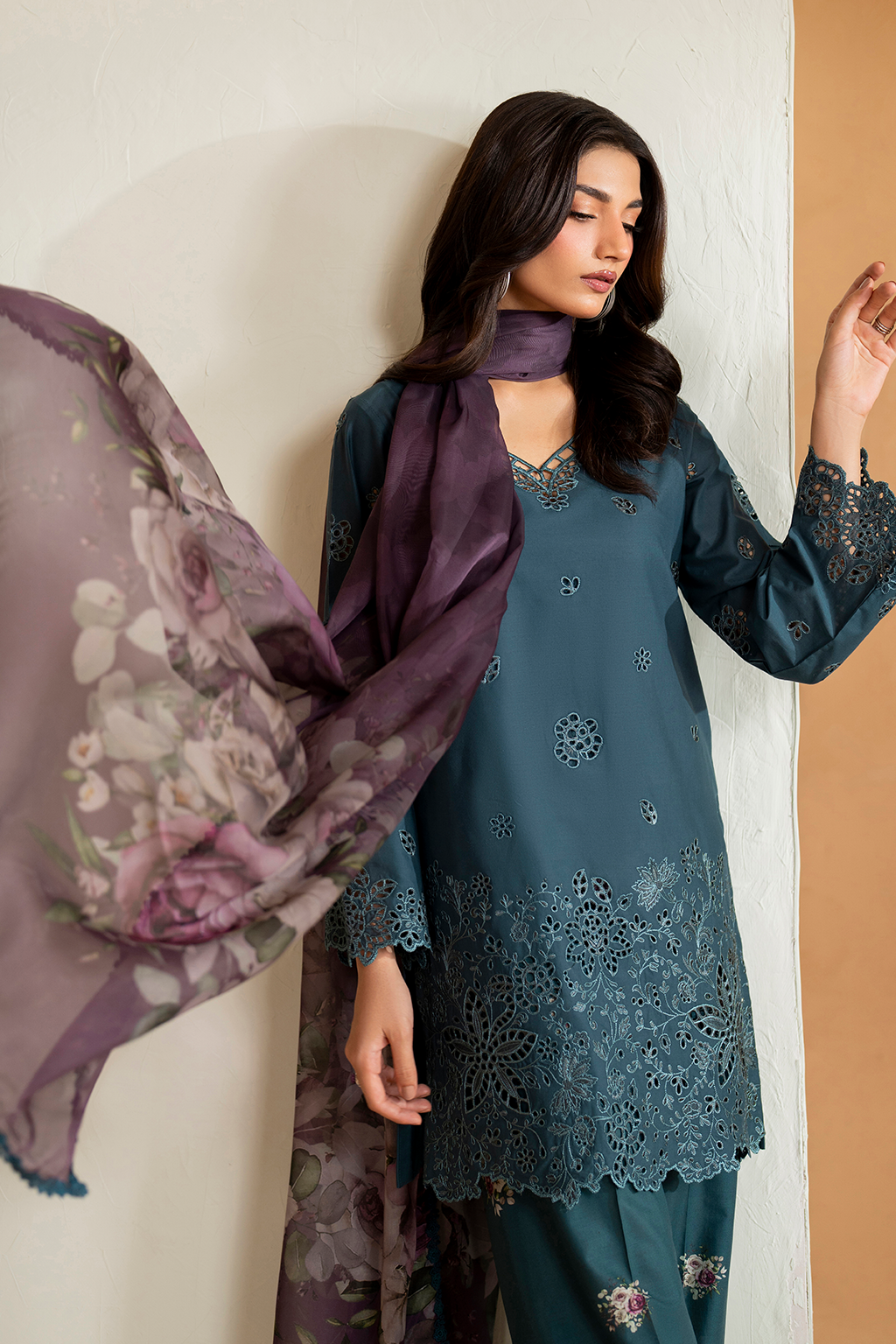 UE-474 Embroidered Lawn