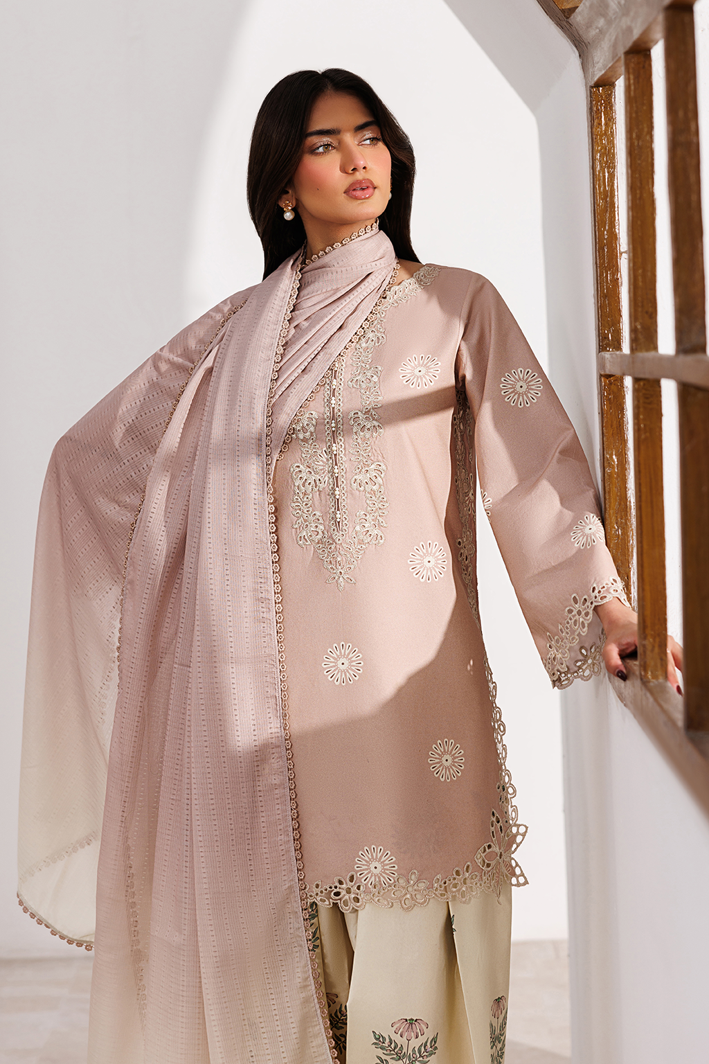 UE-640 Printed Lawn