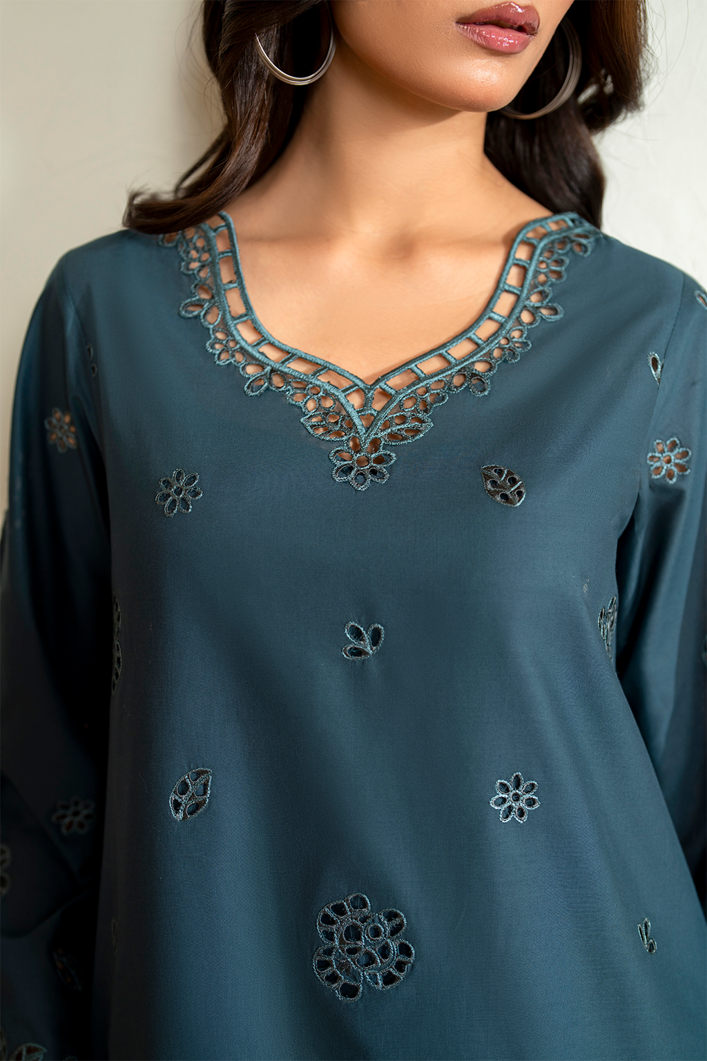 UE-474 Embroidered Lawn