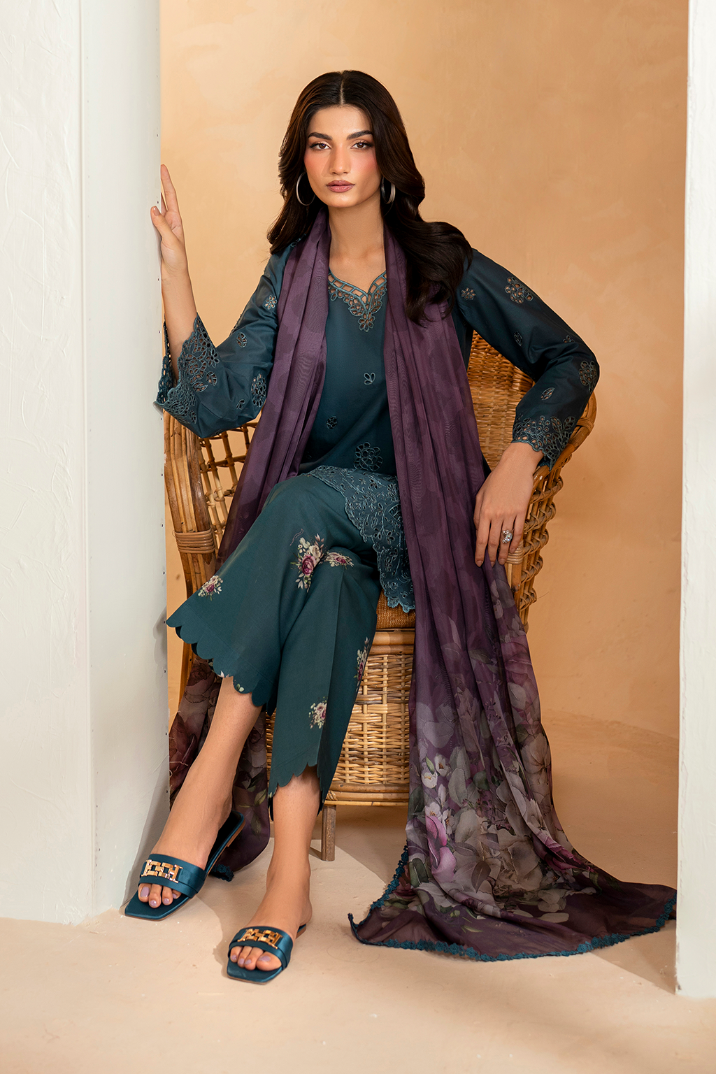 UE-474 Embroidered Lawn