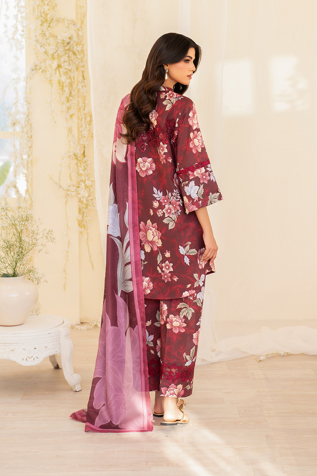 UE-439  Printed Lawn