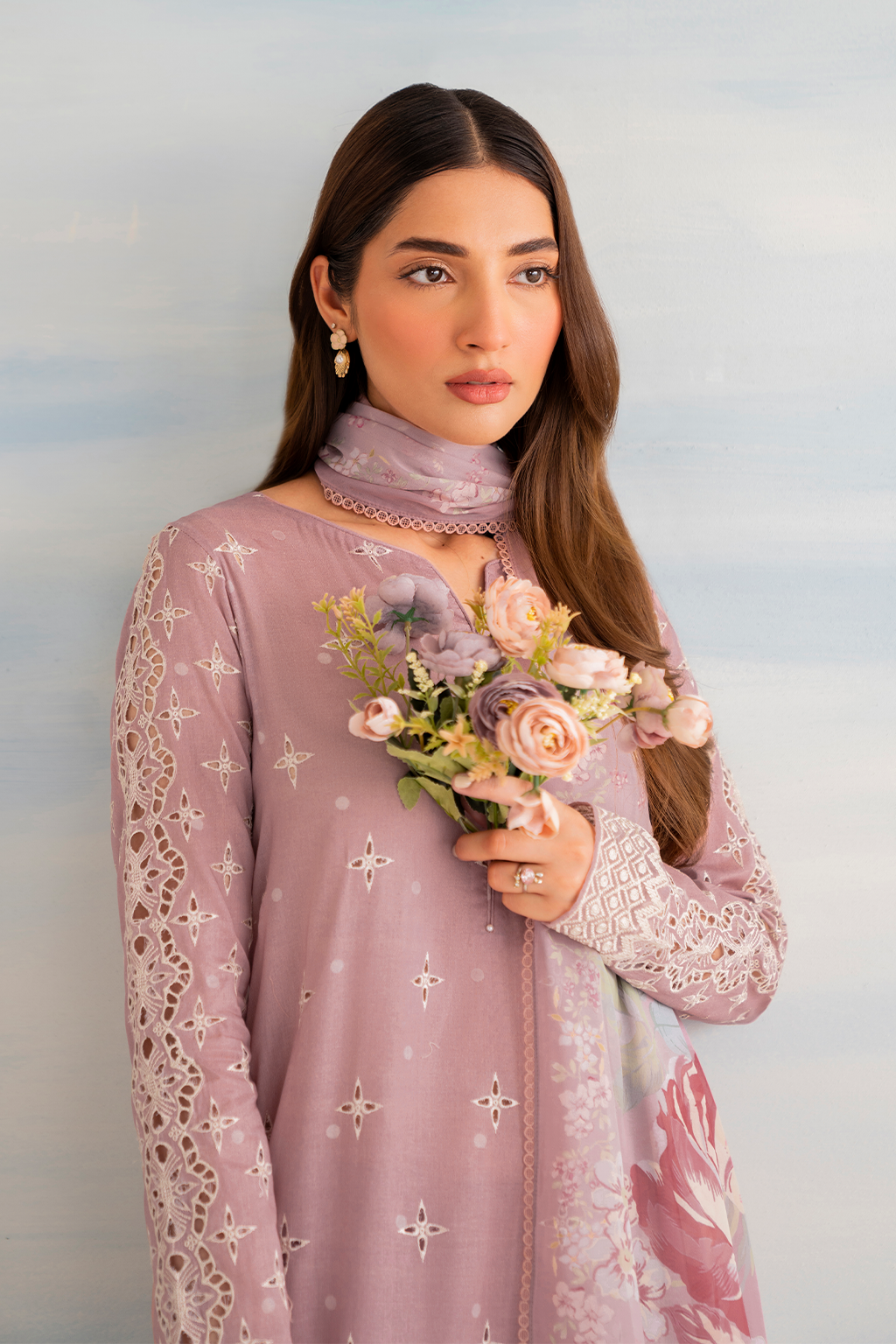 IGL-04 Embroidered Lawn