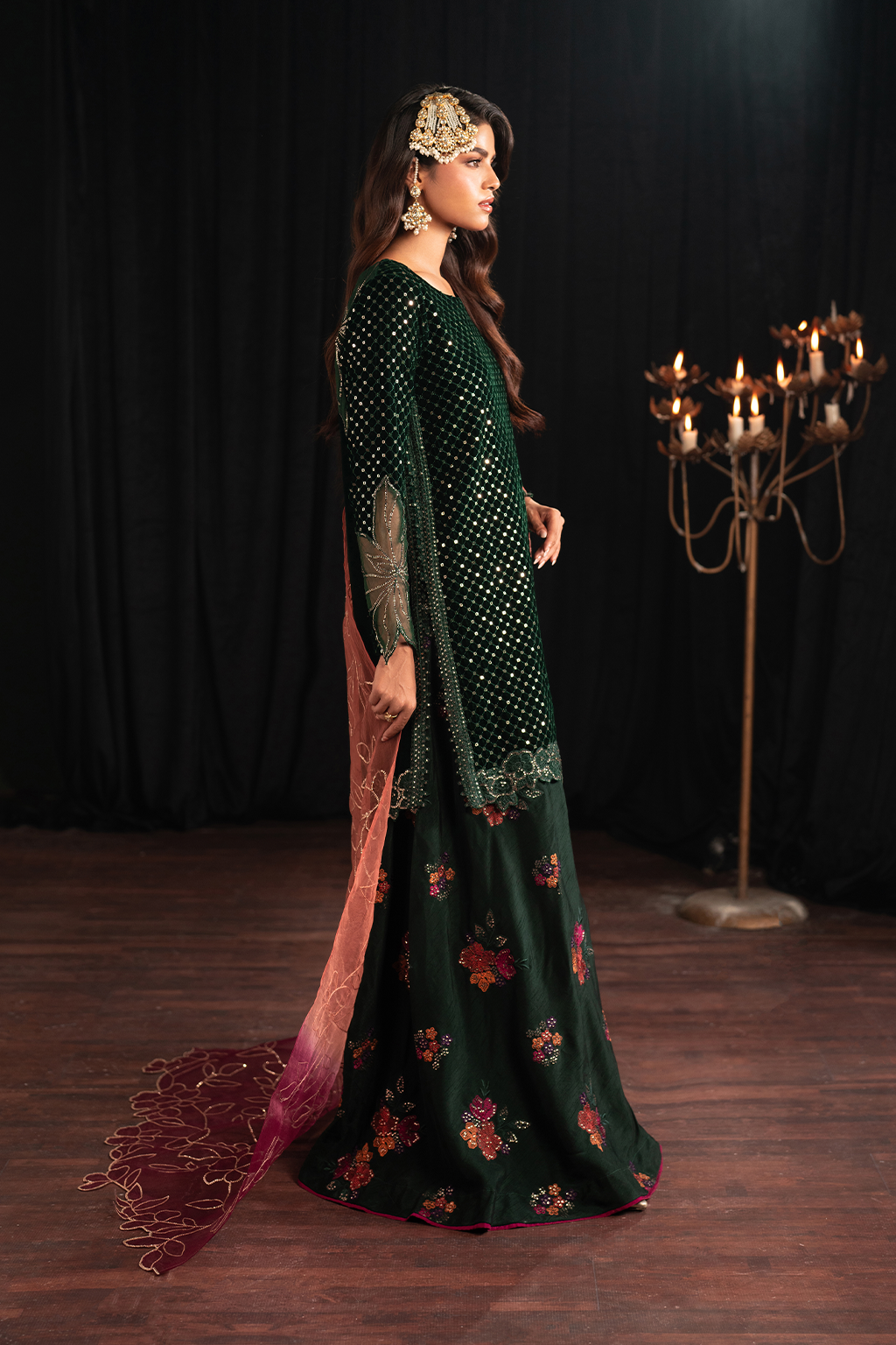 IV-53 Embroidered Velvet - Iznik