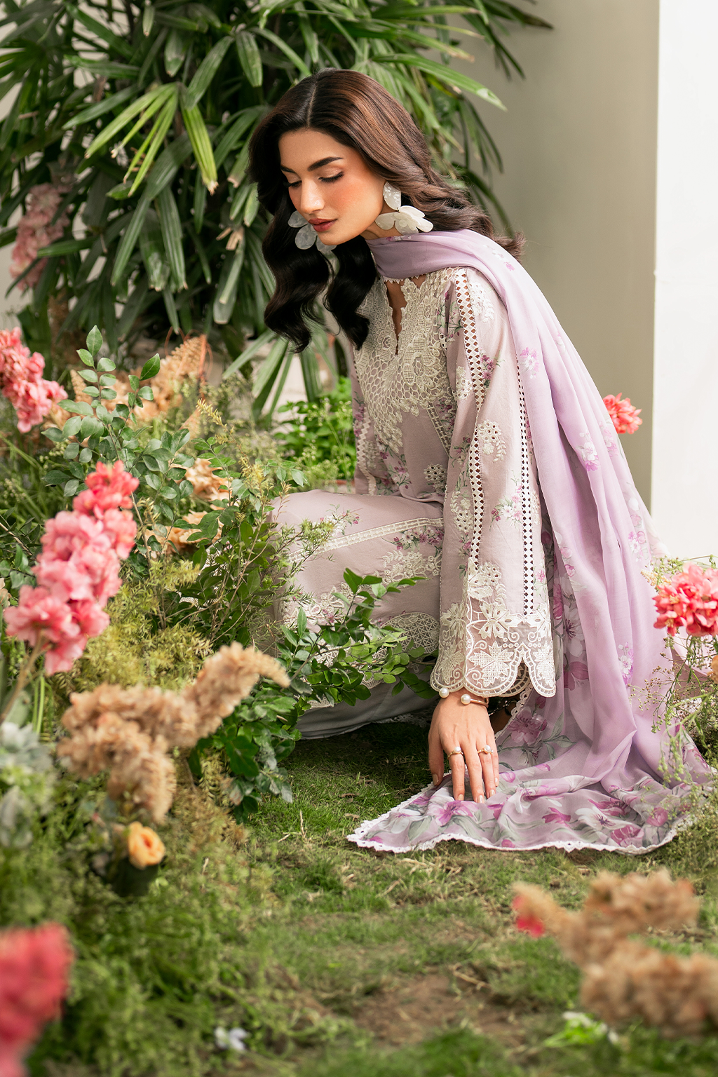 IFE-09 Embroidered Lawn