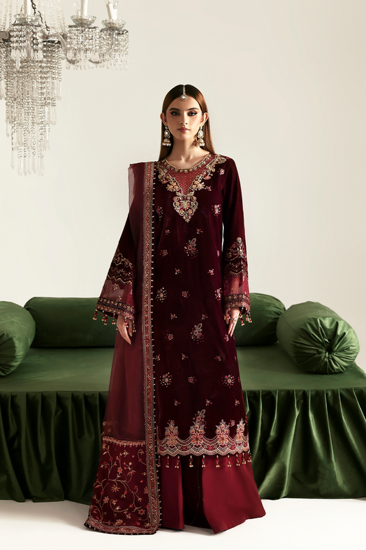 NADIRA Zarposh velvet collection by Emaan Adeel at #VogueClothingStudio