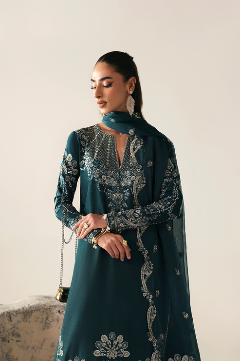 STARLIGHT SWAY - Serein luxe silk by Emaan Adeel at #VogueClothingStudio