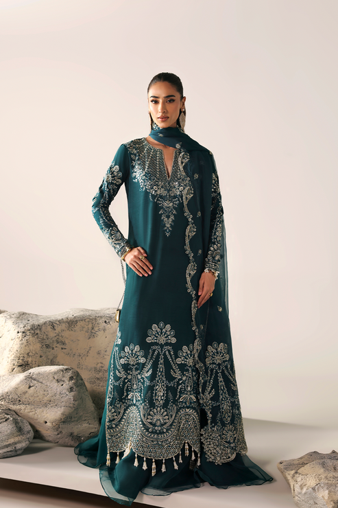 STARLIGHT SWAY - Serein luxe silk by Emaan Adeel at #VogueClothingStudio